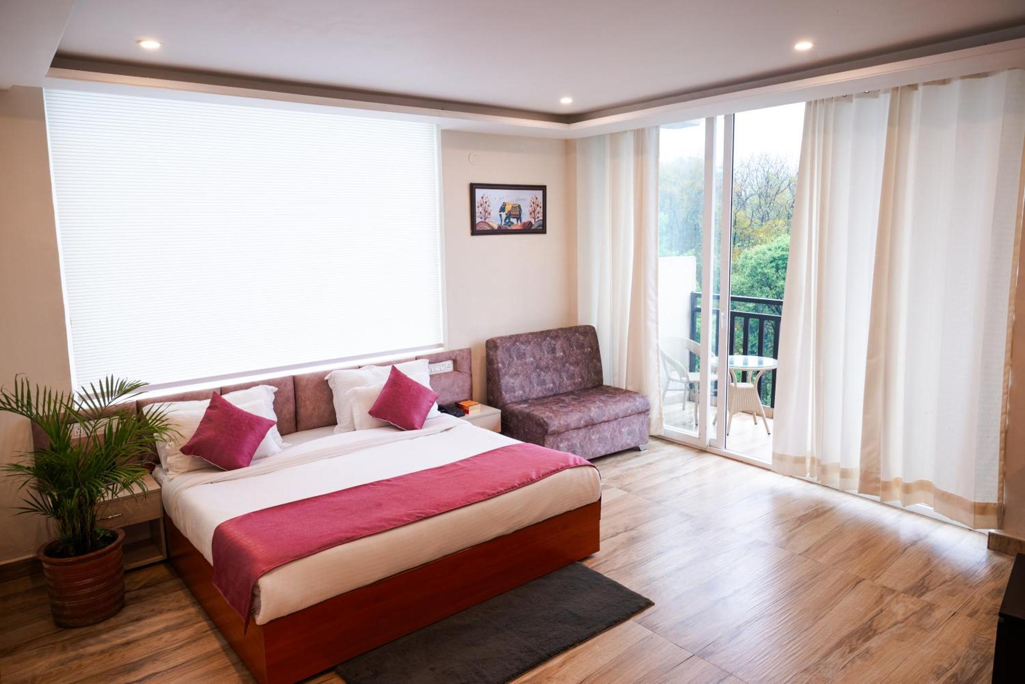 Hotel Sagar Residency - Best Mountain View Hotel In Pālampur Exteriör bild