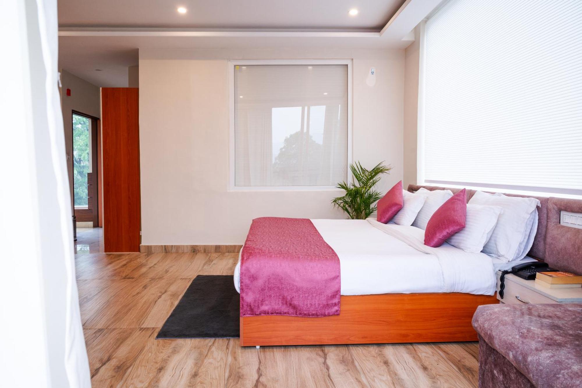 Hotel Sagar Residency - Best Mountain View Hotel In Pālampur Exteriör bild